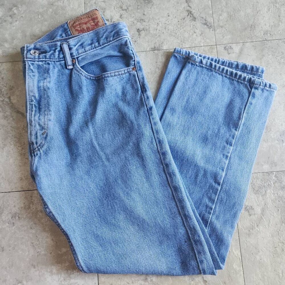 25 Levis 505 light wash Men's Jeans straight leg 36x32